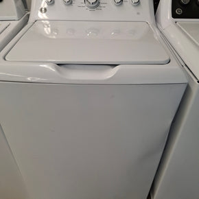 GE 4.5 cu. ft. Top Load Washer with Stainless Steel Drum (Model: GTW465ASN1WW) (4137-U)