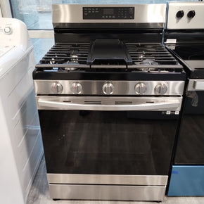 Samsung 5 Burner Gas Stove with AirFry - Appliance Discount Outlet